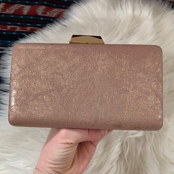 Sondra Roberts Baby Pink Blush Metallic clutch - Picture 1 of 10
